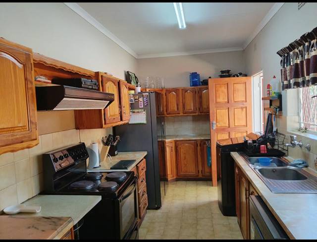 3 BEDROOM HOUSE FOR SALE IN RHODESFIELD